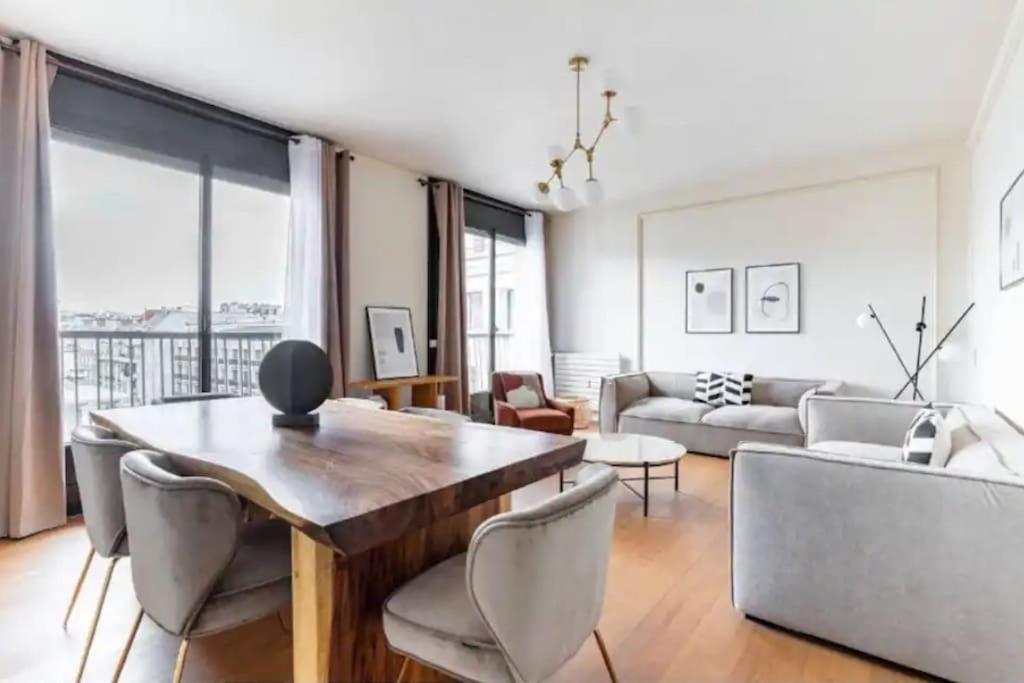 Avenue Montaigne Luxury Apartment 2Br 4P Parigi Esterno foto